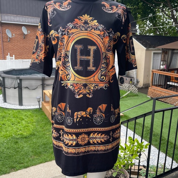 Short dress - Picture 3 of 3